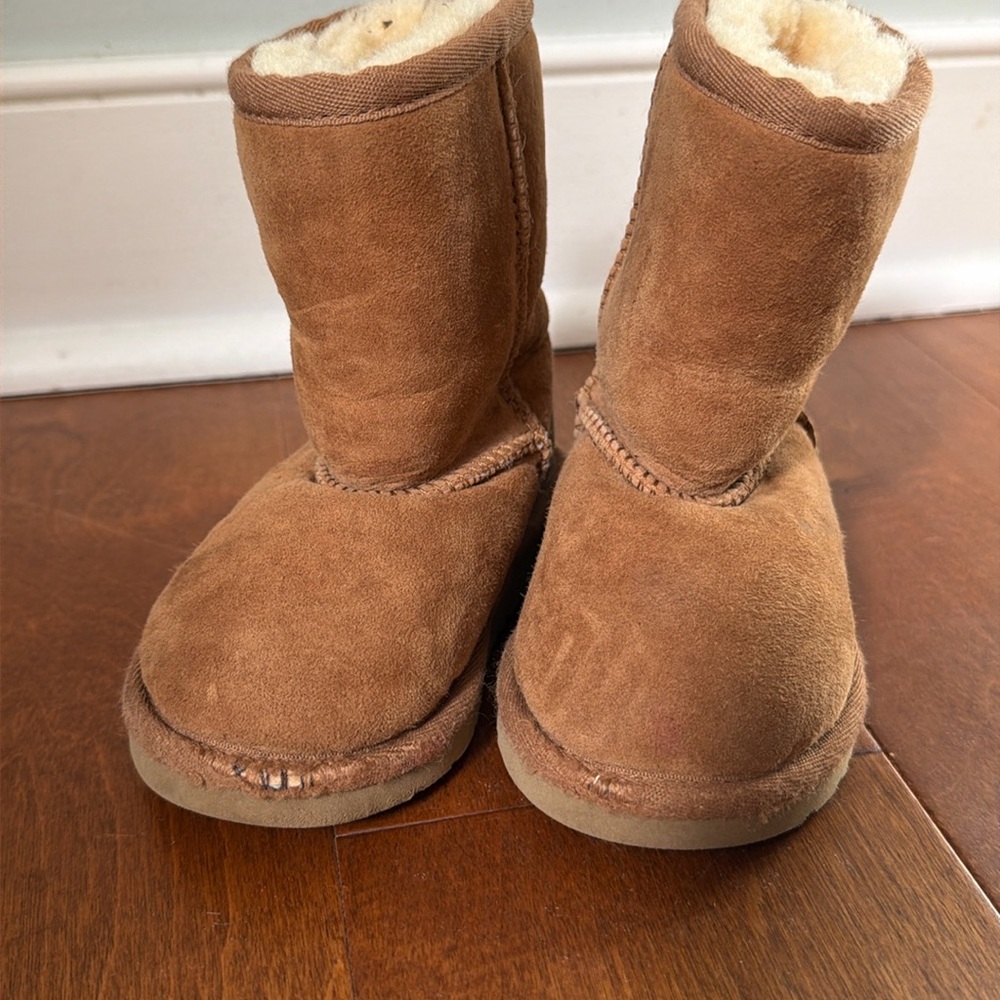 Classic UGG kids boots